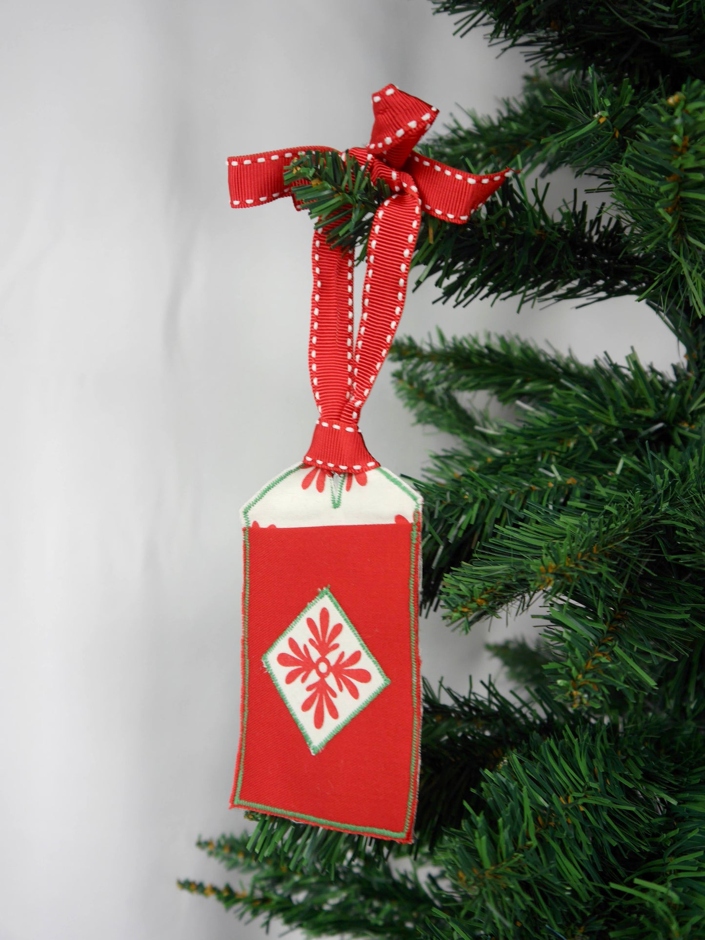 Upcycled Giftcard Holder - Red Scandi Festive Fabric Gift Tag